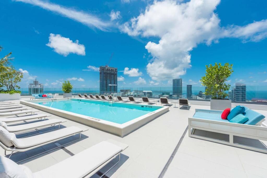 Luxurious Condo In Heart Of Brickell Miami Exterior photo