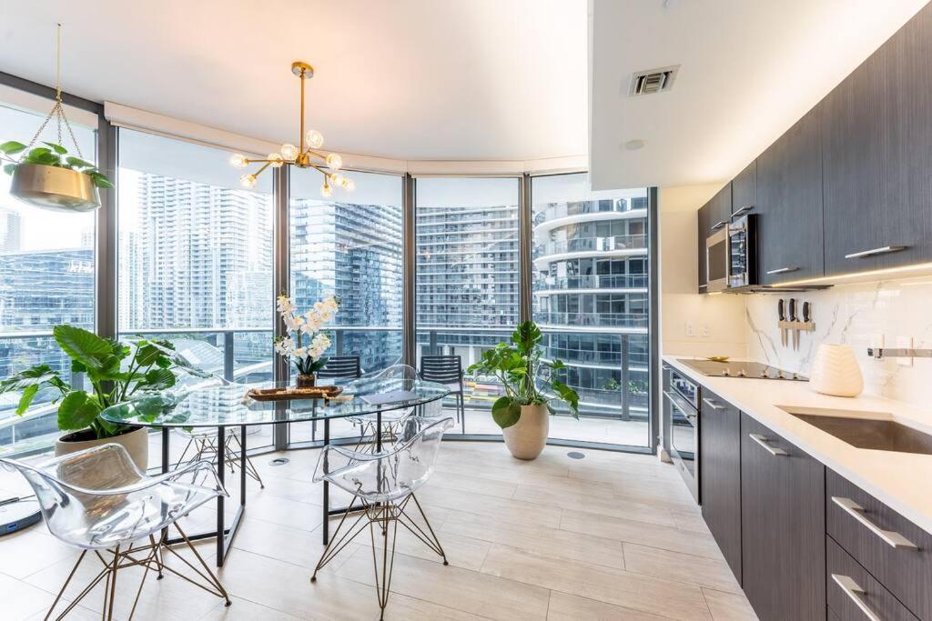 Luxurious Condo In Heart Of Brickell Miami Exterior photo